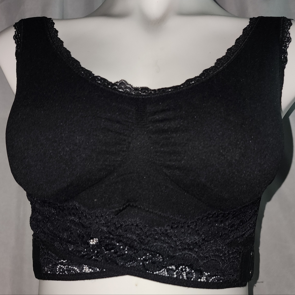 BNWT Black Lace Trim, Soft Support Bralette with Removable Pads, OS Fits Most - Picture 1 of 15